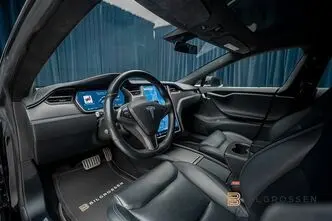 Tesla Model S, 560 kW, elekter, automaat, nelikvedu
