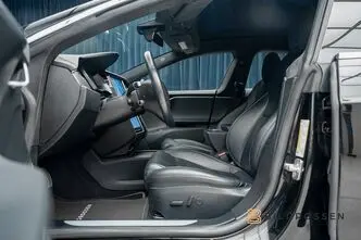 Tesla Model S, 560 kW, elekter, automaat, nelikvedu