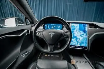 Tesla Model S, 560 kW, elekter, automaat, nelikvedu