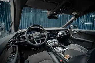 Audi SQ7, 4.0, 320 kW, дизель, автомат, полный привод