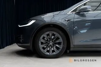 Tesla Model X, 311 kW, elekter, automaat, nelikvedu