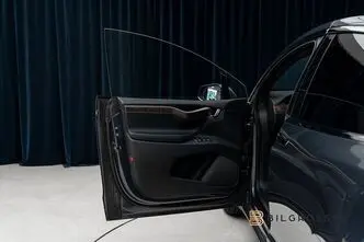 Tesla Model X, 311 kW, elekter, automaat, nelikvedu