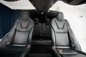 Tesla Model X, 311 kW, elekter, automaat, nelikvedu