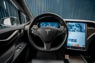 Tesla Model X, 311 kW, elekter, automaat, nelikvedu