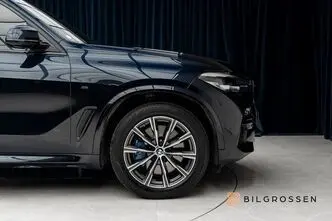 BMW X5, 3.0, 290 kW, hybrid, automatic, four-wheel drive