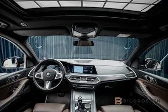BMW X5, 3.0, 290 kW, hybrid, automatic, four-wheel drive