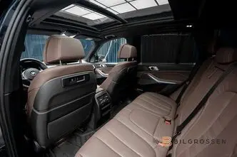 BMW X5, 3.0, 290 kW, hybrid, automatic, four-wheel drive