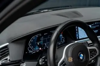 BMW X5, 3.0, 290 kW, hybrid, automatic, four-wheel drive