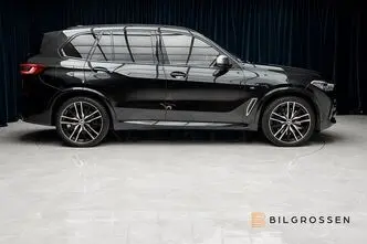 BMW X5, 4.4, 390 kW, бензин, автомат, полный привод
