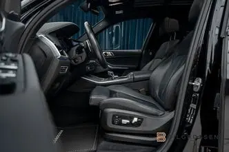BMW X5, 4.4, 390 kW, бензин, автомат, полный привод