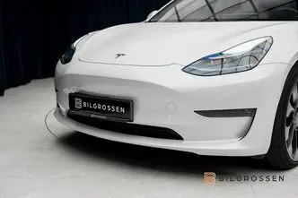 Tesla Model 3, 377 kW, electric, automatic, four-wheel drive