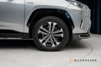 Toyota RAV4, 2.5, 225 kW, гибрид, автомат, полный привод