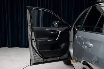 Toyota RAV4, 2.5, 225 kW, гибрид, автомат, полный привод