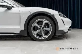 Porsche Taycan, 280 kW, electric, automatic, four-wheel drive