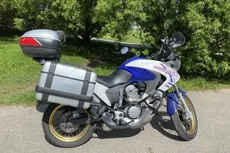 Honda XL 700V, 0.7, 44 kW, bensiin, manuaal, tagavedu