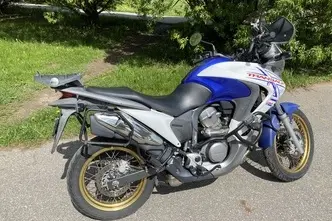 Honda XL 700V, 0.7, 44 kW, bensiin, manuaal, tagavedu