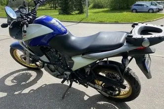 Honda XL 700V, 0.7, 44 kW, bensiin, manuaal, tagavedu