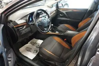 Toyota Avensis, 1.8, 108 kW, petrol, manual, front-wheel drive