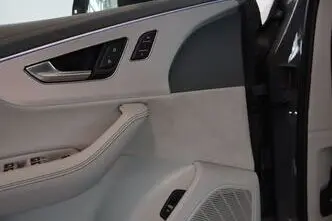 Audi Q7, 3.0, 210 kW, гибрид, автомат, полный привод