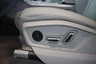 Audi Q7, 3.0, 210 kW, гибрид, автомат, полный привод