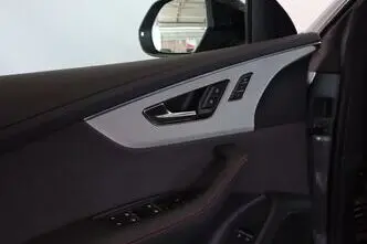 Audi Q8, 3.0, 250 kW, подключаемый гибрид, автомат, полный привод