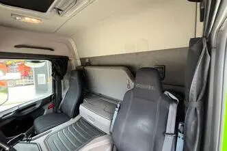 Scania P, 331 kW, diisel, automaat