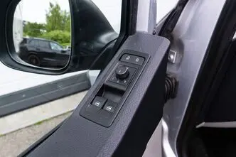 Volkswagen Caravelle, 2.0, 110 kW, дизель, автомат, передний привод