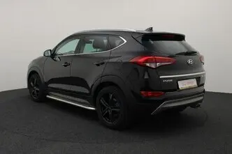 Hyundai Tucson, 1.7, 85 kW, diesel, manual, front-wheel drive