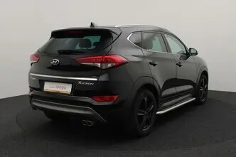 Hyundai Tucson, 1.7, 85 kW, diesel, manual, front-wheel drive
