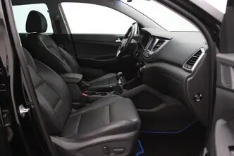 Hyundai Tucson, 1.7, 85 kW, diesel, manual, front-wheel drive
