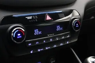 Hyundai Tucson, 1.7, 85 kW, diesel, manual, front-wheel drive
