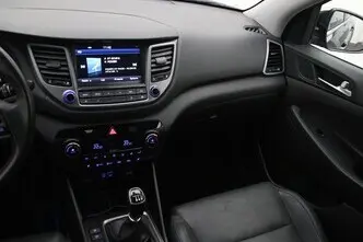 Hyundai Tucson, 1.7, 85 kW, diesel, manual, front-wheel drive
