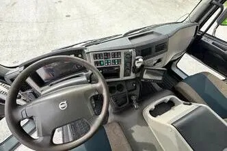 Volvo FL250 4X2, 188 kW, diisel, automaat