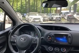 Toyota Yaris, 1.5, 82 kW, бензин, автомат, передний привод