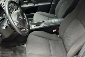 Toyota Avensis, 2.0, 93 kW, diesel, manual, front-wheel drive