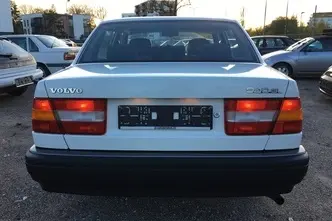 Volvo 940, 96 kW, petrol, automatic, rear-wheel drive