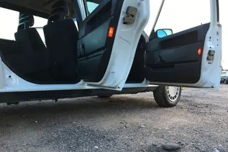 Volvo 940, 96 kW, petrol, automatic, rear-wheel drive