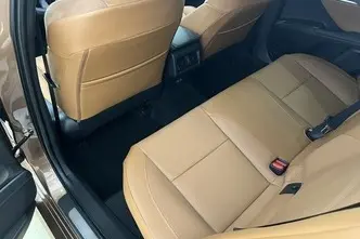 Toyota Camry, 2.5, 137 kW, hybrid, automatic, front-wheel drive