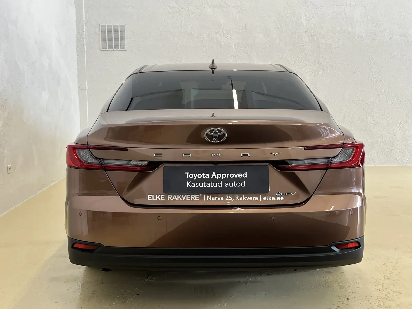 Toyota Camry, 2.5, 137 kW, hybrid, automatic, front-wheel drive