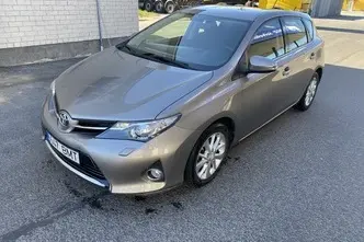 Toyota Auris, 1.6, 97 kW, bensiin, manuaal, esivedu