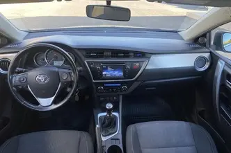Toyota Auris, 1.6, 97 kW, bensiin, manuaal, esivedu