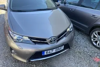 Toyota Auris, 1.6, 97 kW, bensiin, manuaal, esivedu