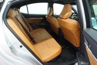 Toyota Camry, 2.5, 137 kW, hybrid, automatic, front-wheel drive