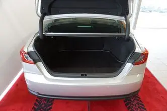 Toyota Camry, 2.5, 137 kW, hybrid, automatic, front-wheel drive