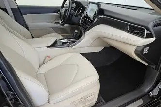 Toyota Camry, 2.5, 131 kW, гибрид, автомат, передний привод