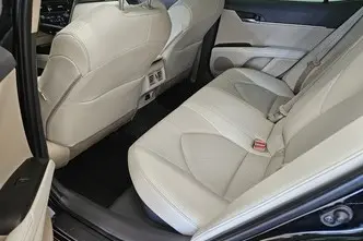 Toyota Camry, 2.5, 131 kW, гибрид, автомат, передний привод