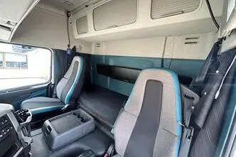 Volvo FM330, 251 kW, diisel, automaat
