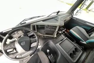 Volvo FM330, 251 kW, diisel, automaat