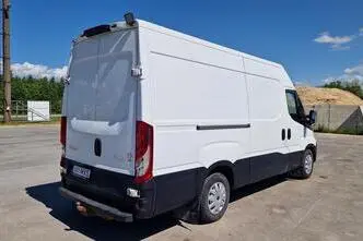 Iveco 35S15 4X2, 107 kW, diisel, manuaal