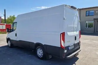Iveco 35S15 4X2, 107 kW, diisel, manuaal